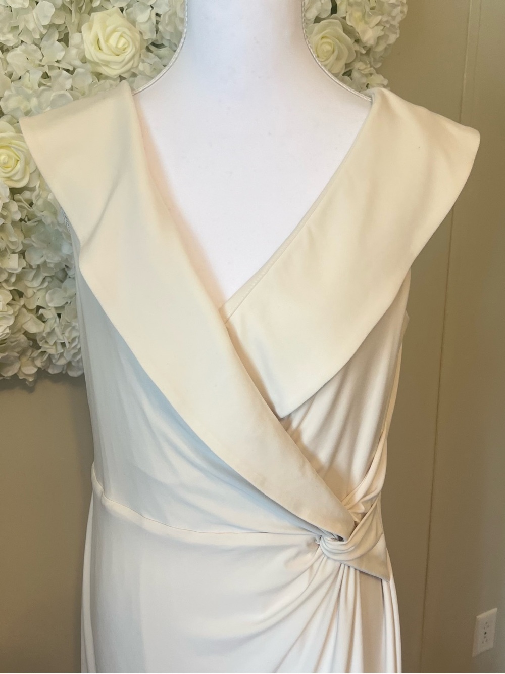 Lauren Ralph Lauren Cream Jersey Off-the-Shoulder Gown - Picture 8 of 12